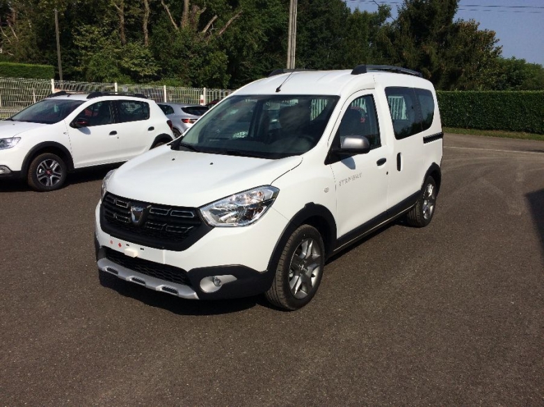DACIA DOKKER Stepway Essential Bluedci 95ch photo DACIA DOKKER Stepway Essential Bluedci 95ch