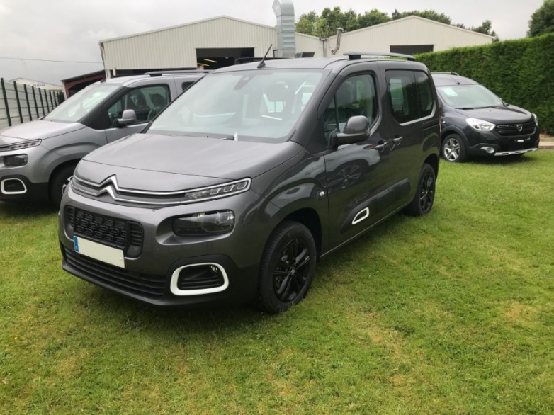 CITROEN NOUVEAU BERLINGO 1.2 PURETECH 110CH TAILLE M FEEL photo CITROEN NOUVEAU BERLINGO 1.2 PURETECH 110CH TAILLE M FEEL